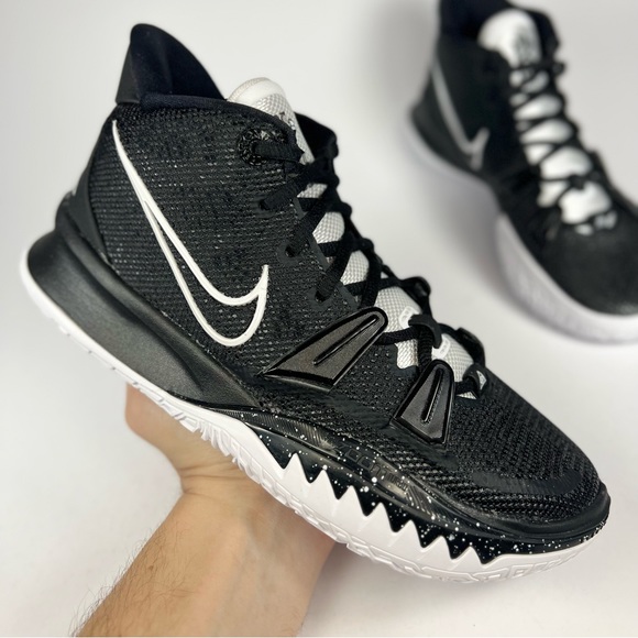 kyrie 7 basketball shoes white